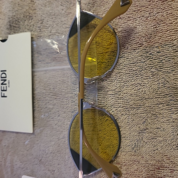 Authentic FENDI SUNGLASSES - Picture 2 of 3